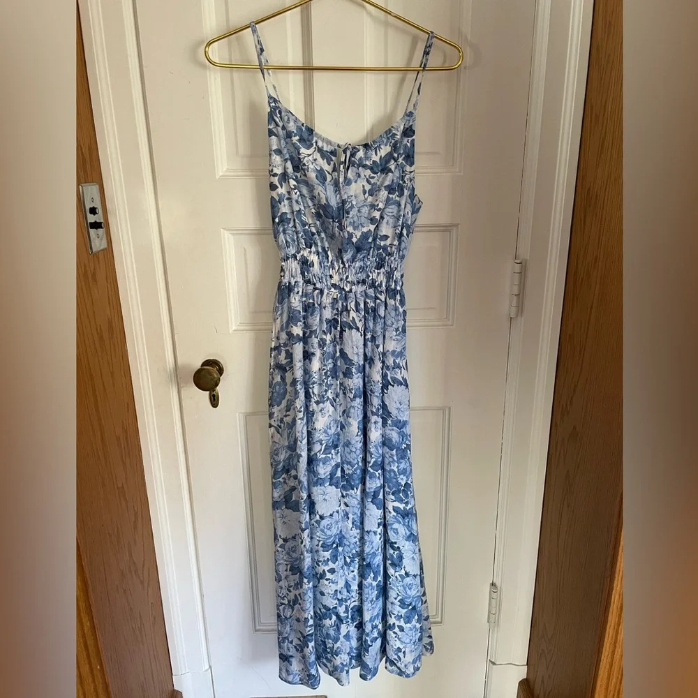 Abercrombie & Fitch Blue Floral Crinkle Maxi Dress NWT Small Petite 159-591-4465